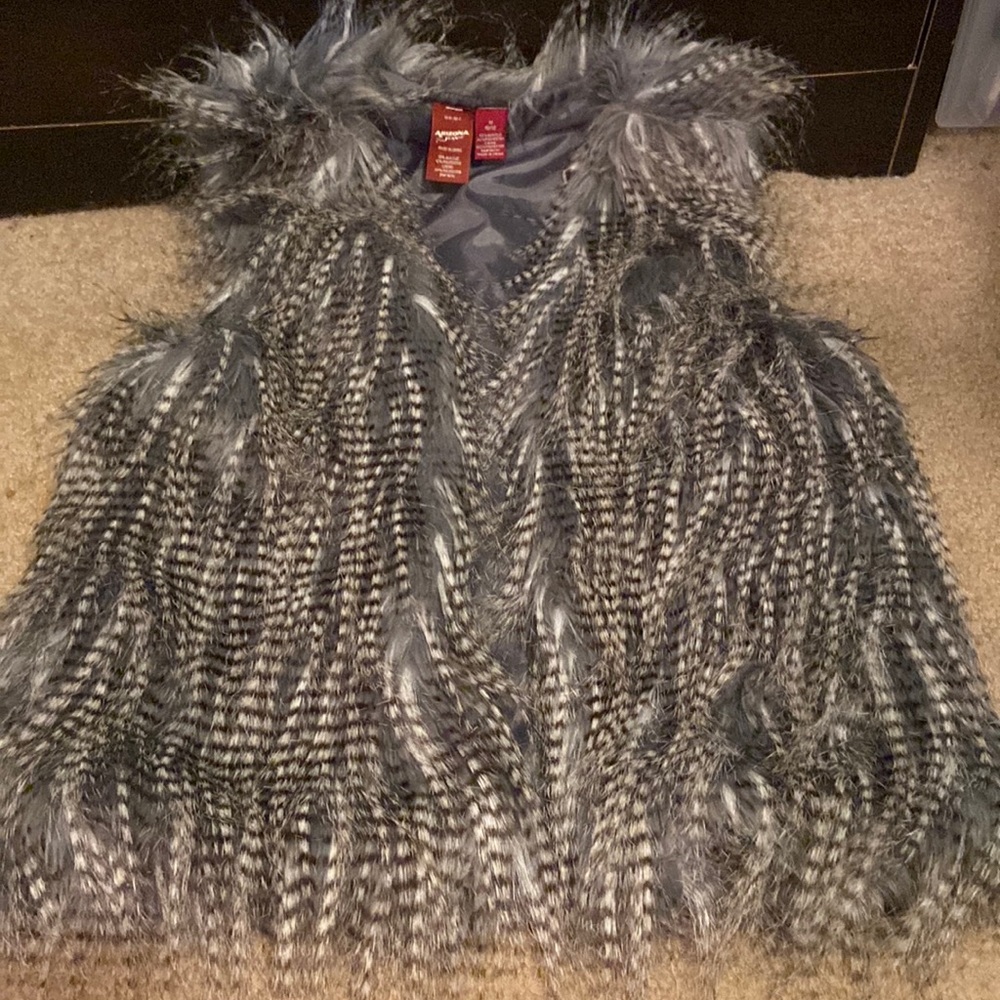 Arizona Jeans Co Faux Fur Vest Size 10/12 Kids